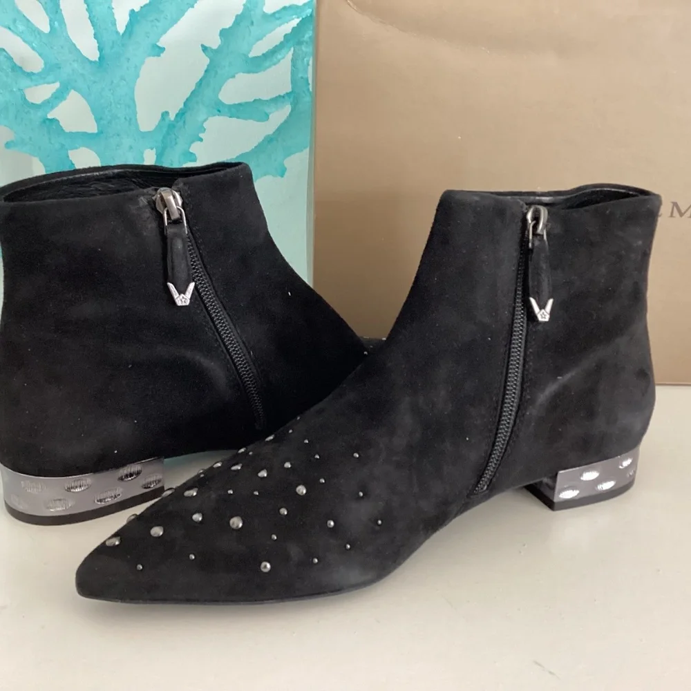 NIB Bruno Premi Gorgeous Suede Leather Ankle booties Studded size 38/fit 37.5